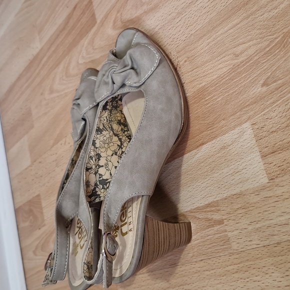 Rieker beige peep toe heels - Picture 2 of 6